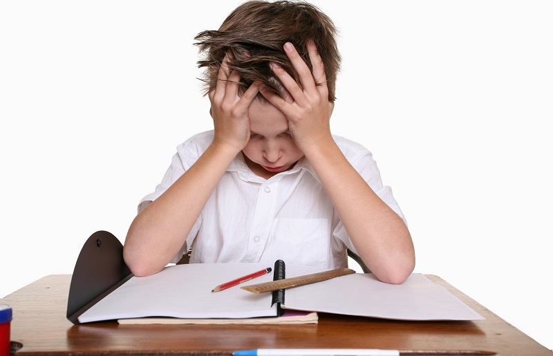 Vì sao trẻ dễ mất tập trung và điều nhiều phụ huynh chưa để ý